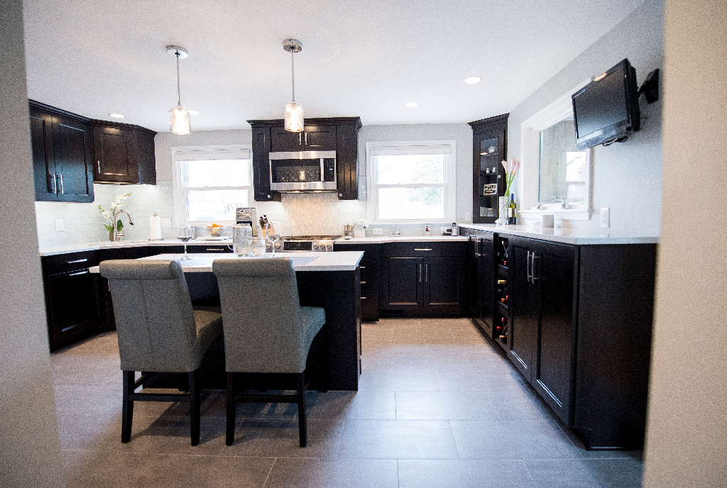 Gallery Kitchens and Baths by Grande Decor