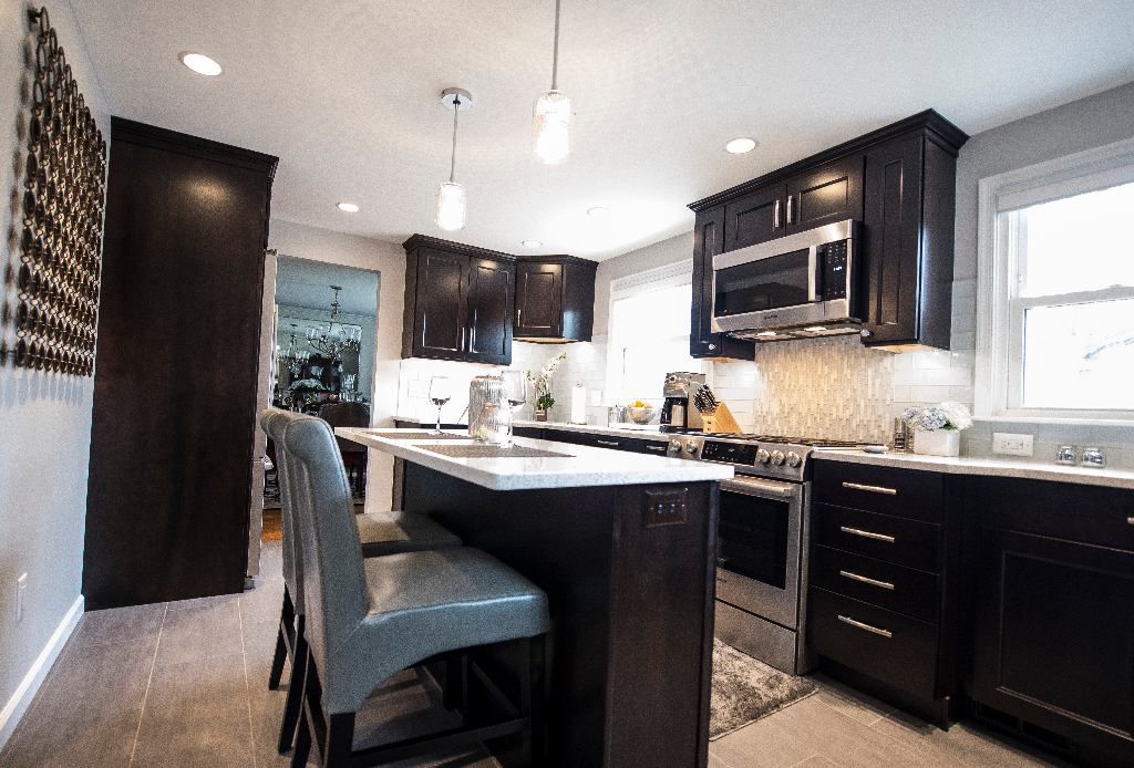 Gallery Kitchens and Baths by Grande Decor